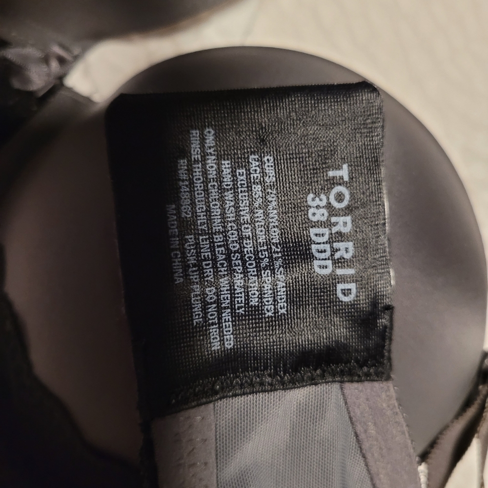 Torrid 38DDD bra - Picture 2 of 2